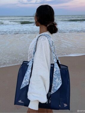 Case-Mate Something Navy Twilly Jelly Tote Bag with matching phone pouch